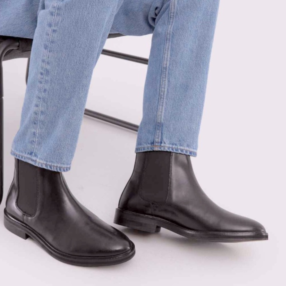 Bexley Black Chelsea Luxurious Leather Boots Size 9 - 9.5 US